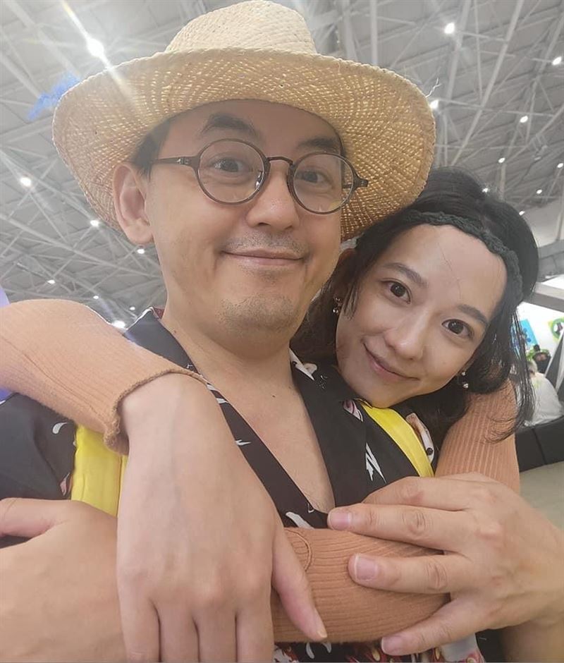 黃子佼愛女滿1歲了！「抓周影片」曝光　第一個拿這東西全場驚呼