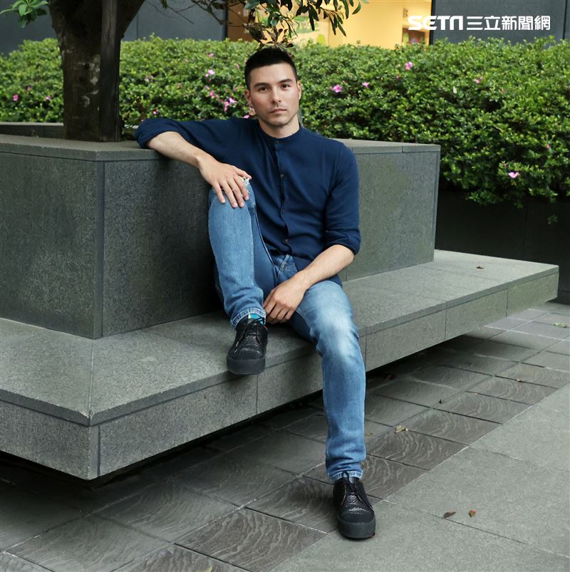 獨家／鳳小岳為何台語講那麼好？家族背景曝光　台英混血平菁里長大