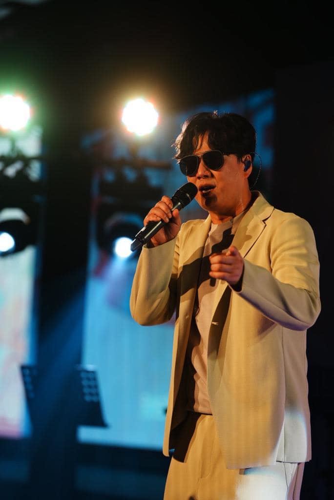 蕭煌奇背對台下演出！畫面曝光遭疑「工作人員疏失」　本人親揭真相