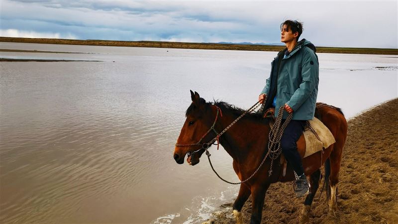 高山症發作！偶像劇男神曝光「戴氧氣罩病床照」嚇喊：會死人