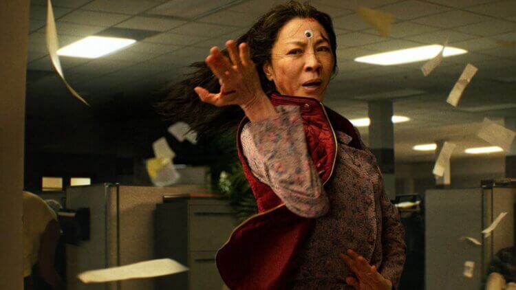 楊紫瓊證實《媽的多重宇宙》不會有續集！成為影后讓她終於開始收到「不要求亞洲臉孔」的劇本