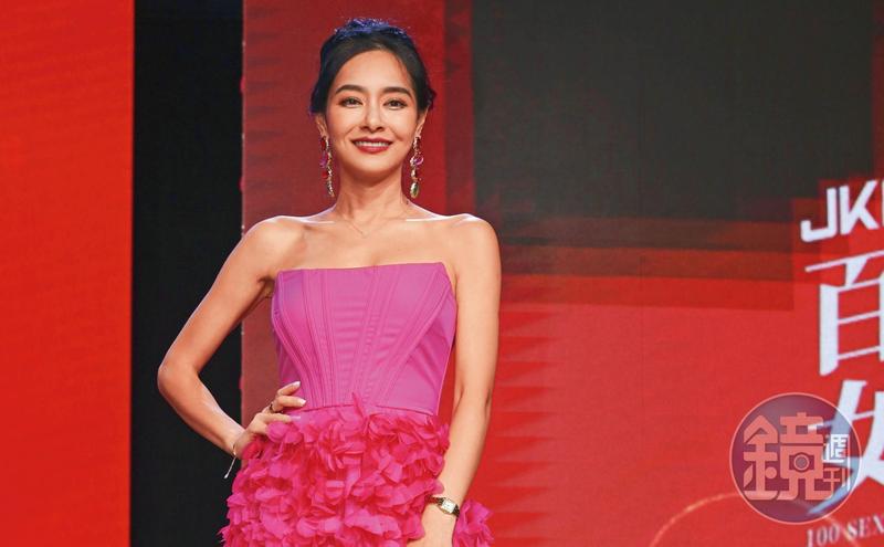 假包爭議燒1個月「嚇不跑代言」！王思佳獲廠商撐腰　他逆風相挺