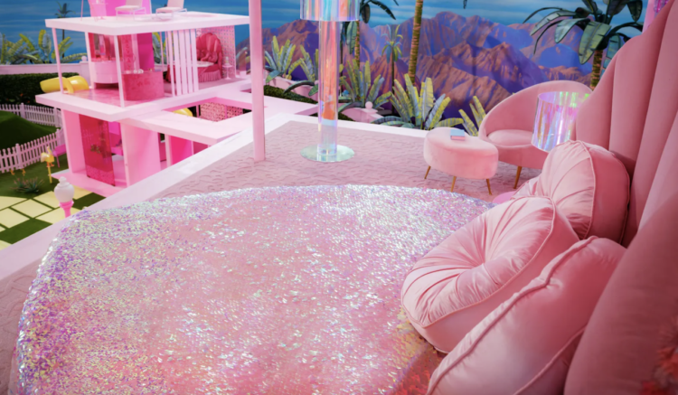 夢幻《芭比》世界太粉紅！場景設計師：全世界的粉紅油漆都被我們用完了