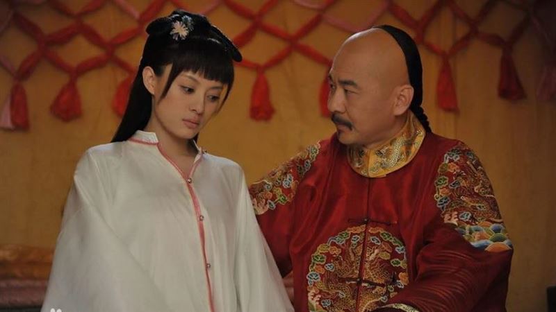 嬪妃眼紅了！甄嬛首度侍侵後連獲皇上7天恩寵　只因初夜說「2字」