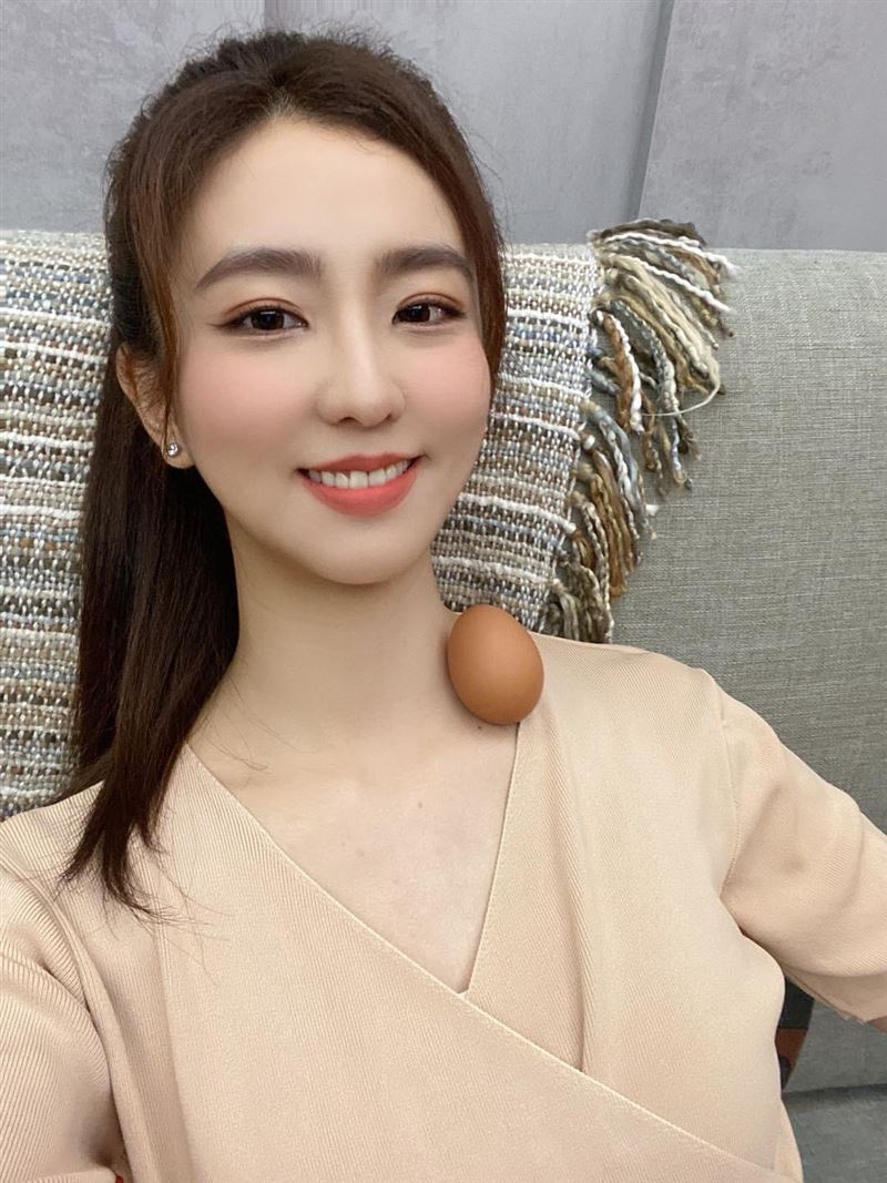 爆戀小13歲鮮肉!周曉涵認了想演師生戀 同步25歲男星發文了