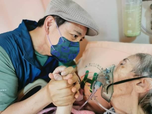 陳凱倫95歲母離世!公開「迴光返照」揪心影片哭喊:媽安心去吧