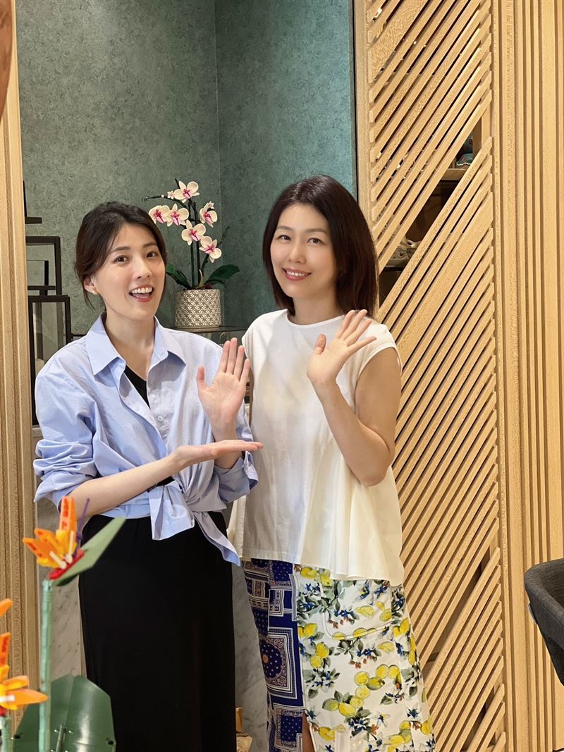 「主播界林志玲」開箱網紅百坪親子宅　建樹屋還有美女與野獸書櫃