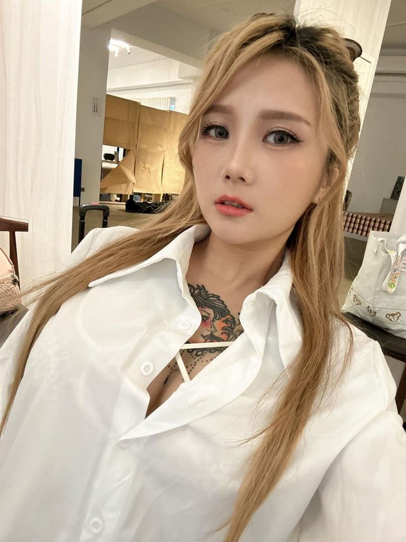 AV女優夜店遭襲胸…反遭酸民譏諷「價格沒談攏」：別認我們被性騷活該