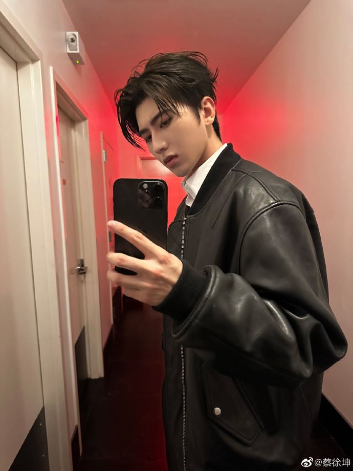 蔡徐坤逼墮胎...Prada「連5位代言人」全爆醜聞　最短8天就被封殺