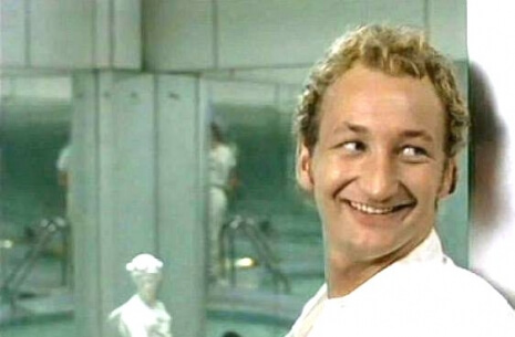 「鬼王佛萊迪」羅勃英格蘭從影 50 年，不會再演出《半夜鬼上床》系列電影：我已經太老了