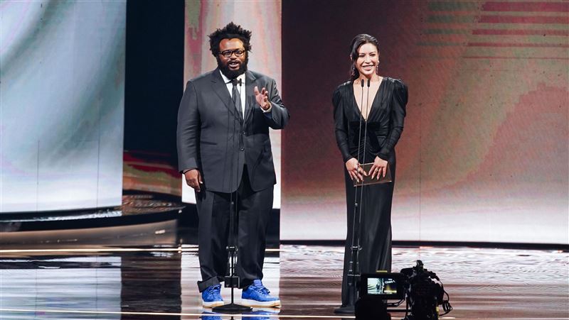 艾怡良「頒錯獎被罵翻」凌晨直播哽咽暴哭道歉：請再給一次機會參與