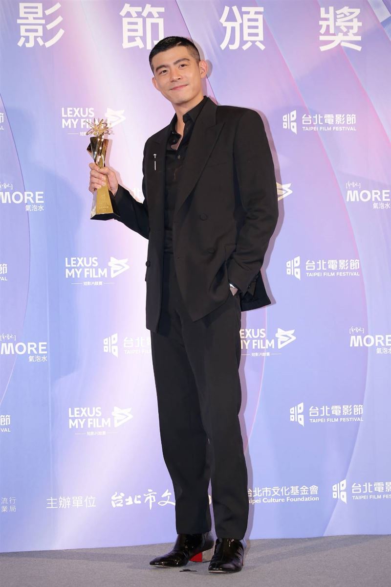 台北電影獎／拿影帝沒謝女友謝欣穎！王柏傑突驚曝：很久沒見了