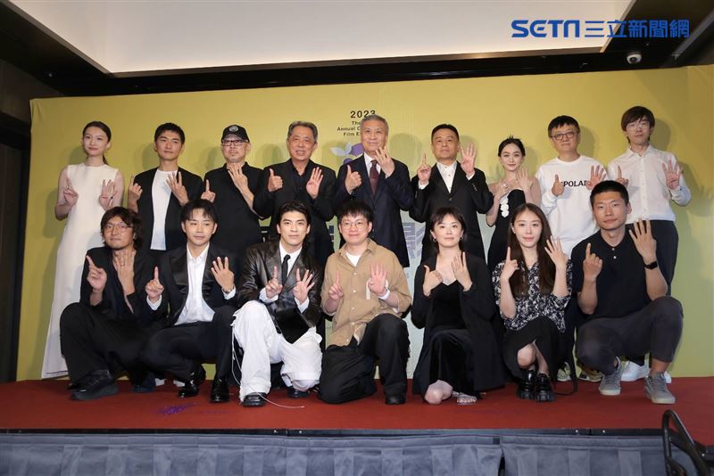 《如懿傳》玫貴人來台！平口禮服洩雪白春光　張藝謀驚喜獻聲兩岸電影展