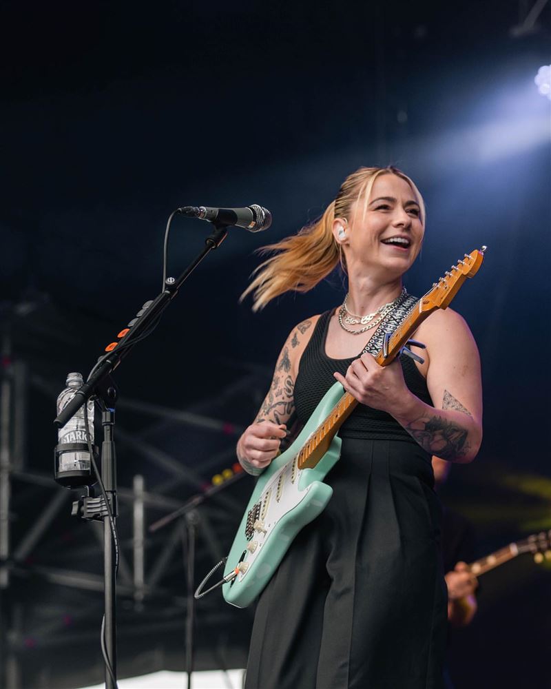 31歲女歌手選秀比賽爆紅突退賽!相隔11年後親口揭秘:我被性侵了