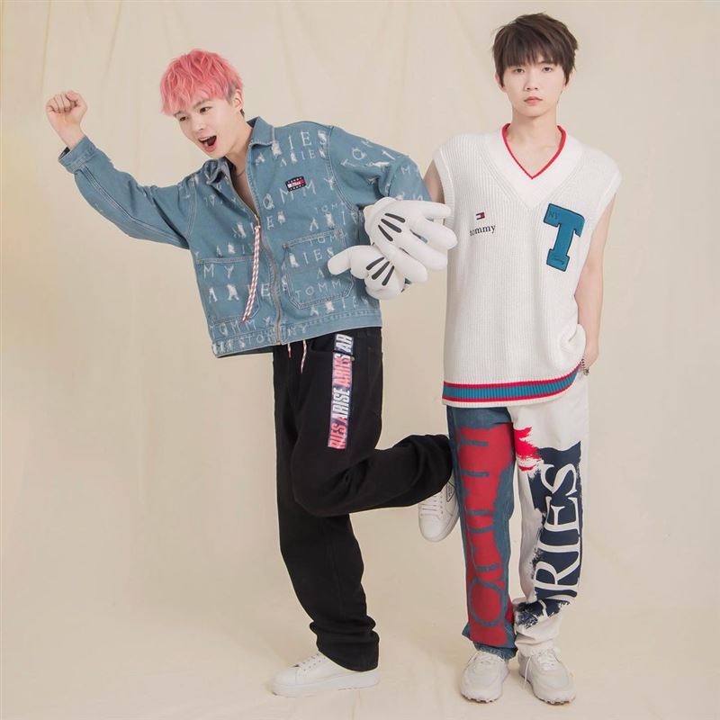 百萬帥網紅去活動遭民眾拿水球砸傷臉：混亂中「被灌一拳」傷勢曝光！