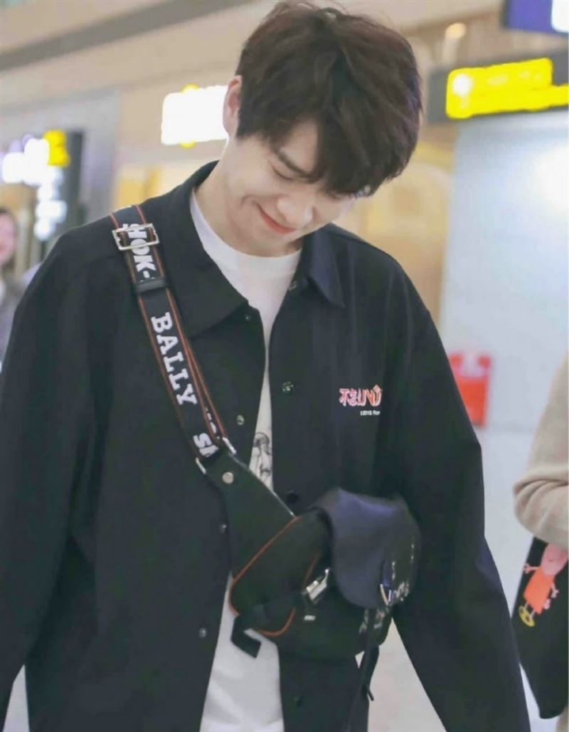 魏大勛爆紅評價翻轉！女友秦嵐「社群留言區」超現實    雙標回應遭轟