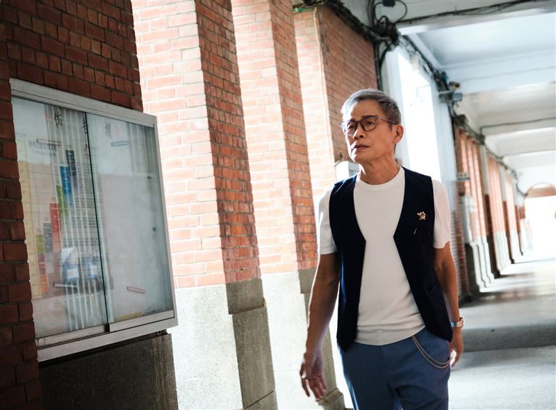 從醫兩年不幹了！羅大佑驚吐內幕　鬧「家庭革命」遭罵不誤正業