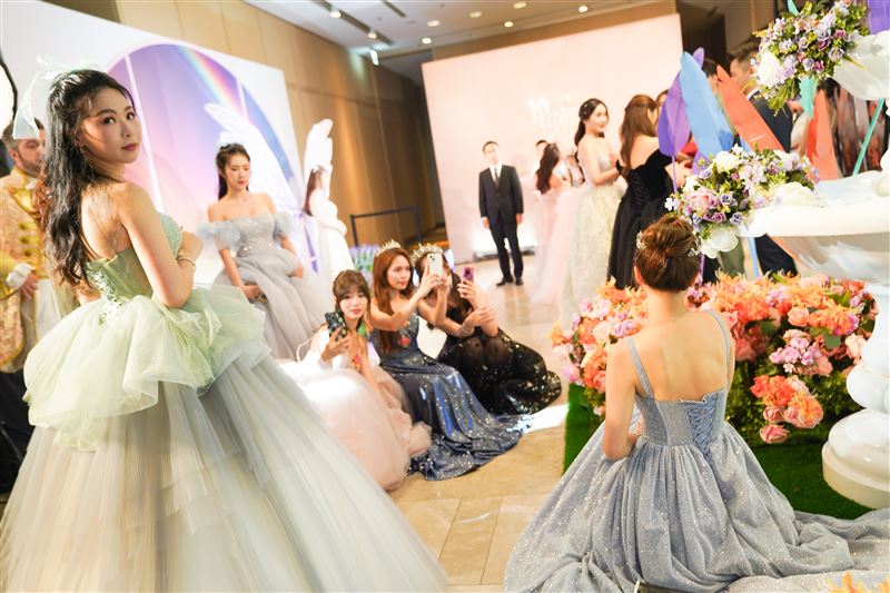 玖壹壹壓軸現身浪直播盛典！170名直播主身價破千萬　秒變小粉絲