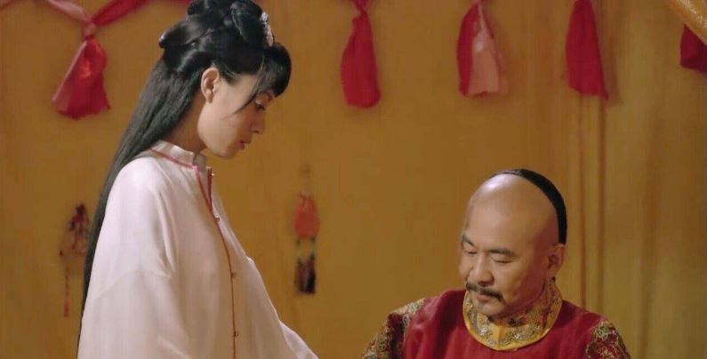 甄嬛首次侍寢！皇上竟「這樣做」！華妃嫉妒氣到哭了