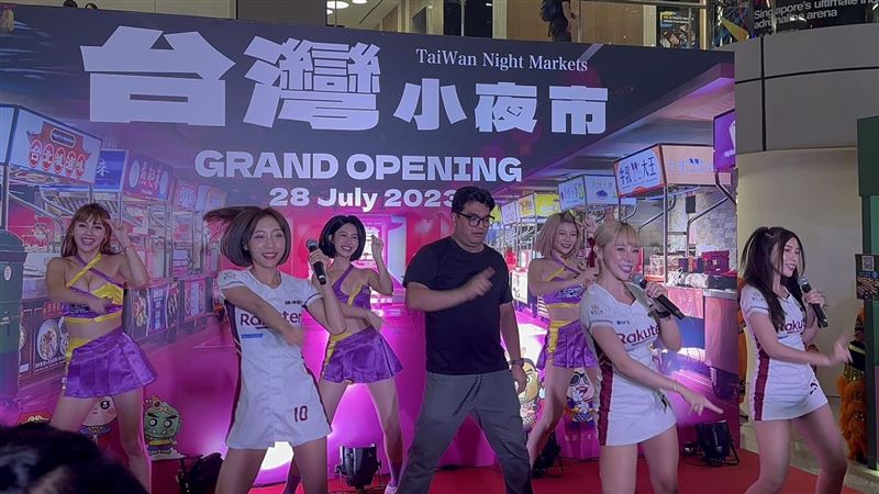 樂天女孩新加坡站台　苡萱自爆：吃飯被隔壁桌認出！籃籃粉絲幫買單