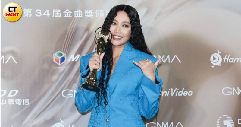 首奪金曲歌后!A-Lin慶功「通宵狂歡」太嗨全被拍 獨缺老公她回應了