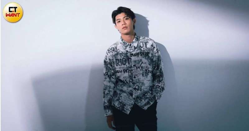 嘔吐物竟隨手丟路邊！天菜男星私下真面目曝光　醉後失態毀形象