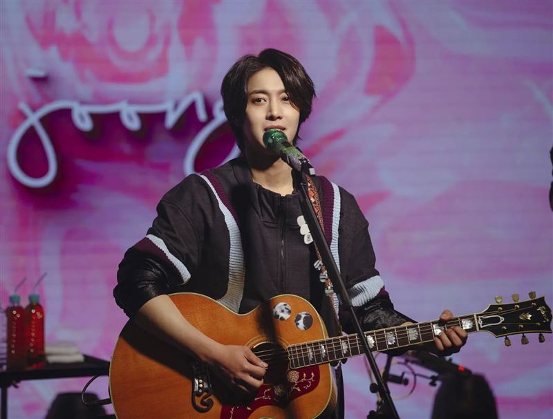 《流星》金賢重再當爸心境不一樣！周歲宴「妻兒照曝光」