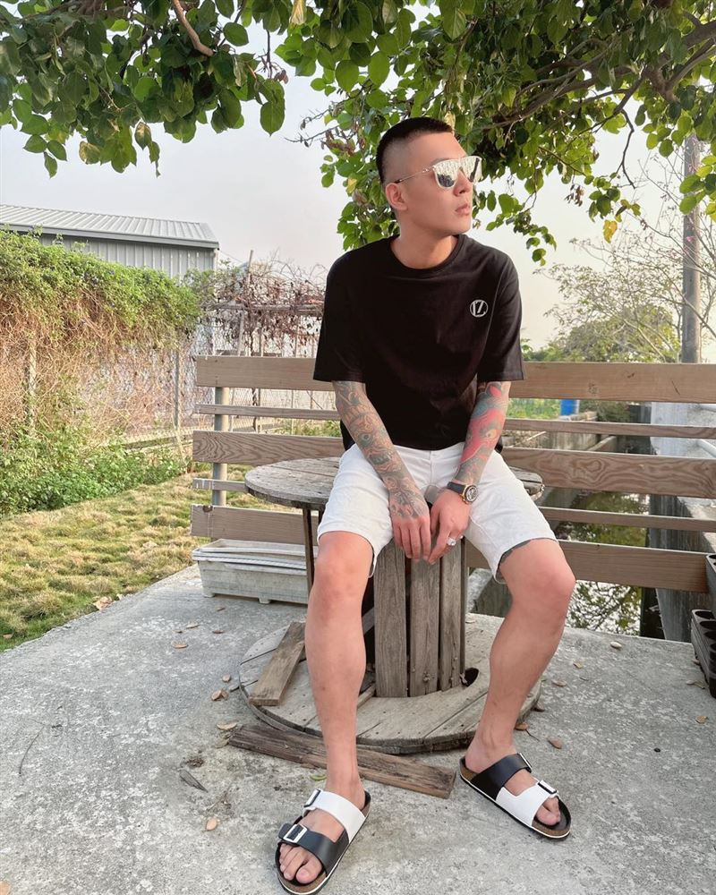 鳳梨直播13：44「低頭鞠躬2次」回歸素人身份！嘆詆毀我的人：你成功了