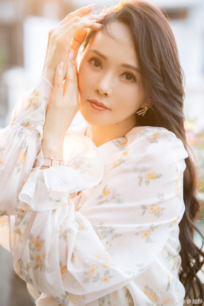 伊能靜為愛颱風天飛回上海！曝「飛機上充滿嘔吐物」：感覺整個人不好了