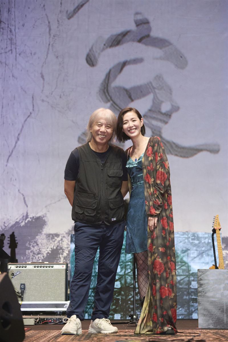 安溥頸椎破裂首開唱！低胸罕露性感辣翻　無預警爆想嫁給「他」