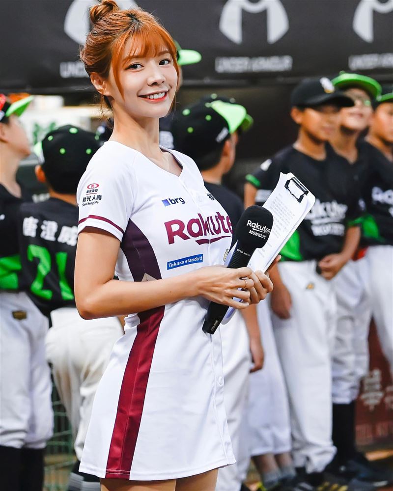 「最正MC」女神實測「3萬元奢華比基尼」被撐開影片全看光！網嗨爆