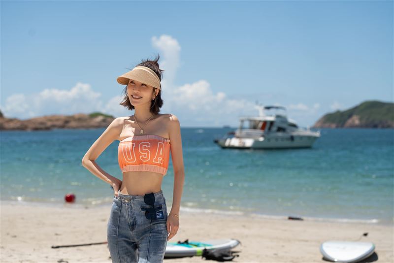 噴鼻血慎入!曾莞婷泳裝開深V「濕身養眼辣照」狂吸萬人讚爆