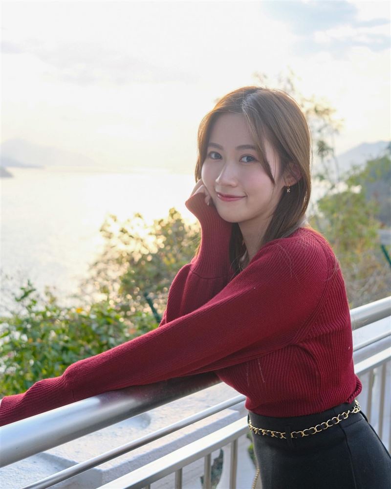 甜美女星手臂內側驚現「多條血痕」疑自殘!事隔2天親揭傷痕真相