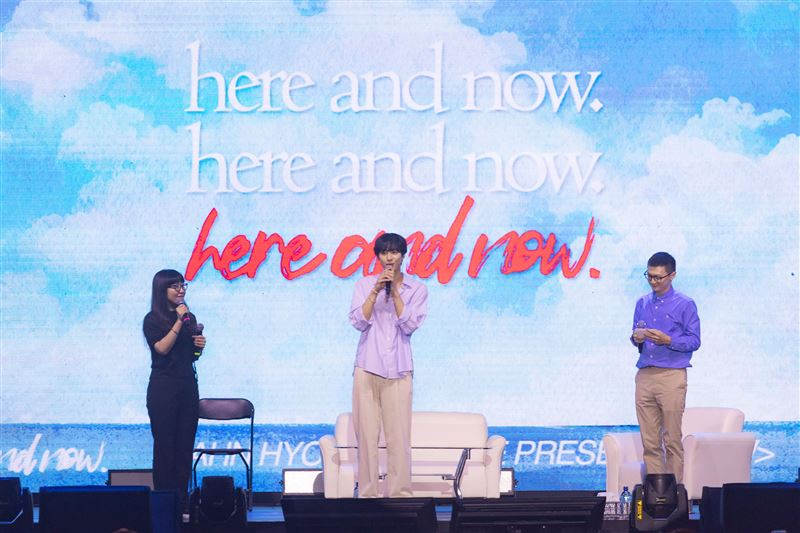 安孝燮見面會脫了！秀壯肌「親曝喜訊」　哽咽謝台粉：我愛你們