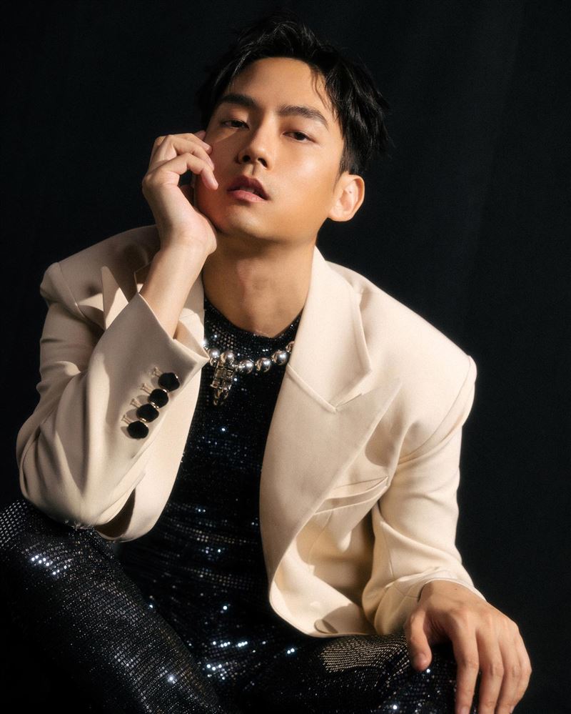 男星險遇車禍衝撞！行人道一排「植物路霸」嘆：差點被植栽害死