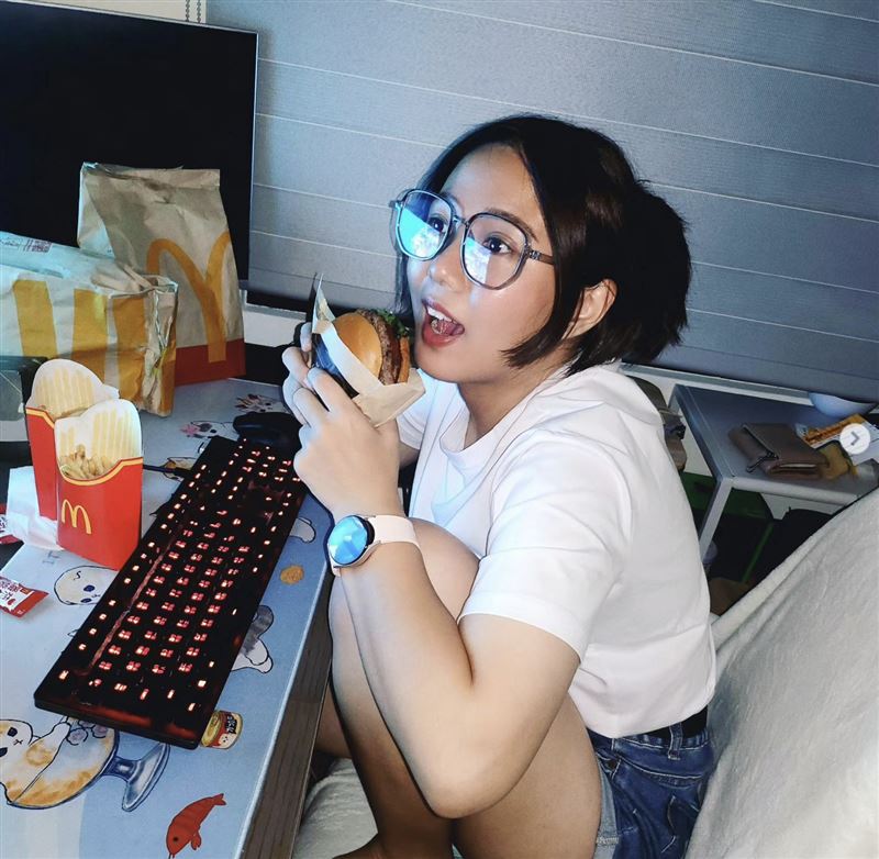 百萬YouTuber出車禍傷勢出爐！「1舉動」網讚翻　愛車慘況曝