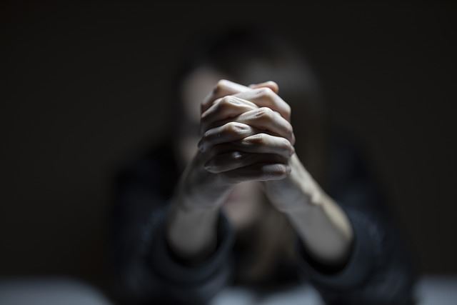 遭斯文高中兒逼下海賺錢!婦人拒竟被暴打…醫護知真相傻眼