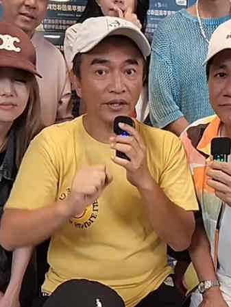 吳宗憲騎300萬重機瘋山道猴子　自爆繳稅6億還被限制出境！真相首曝光