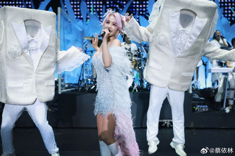 蔡依林長沙開唱〈玫瑰少年〉消失了　歌迷崩潰喊：惹到誰了？