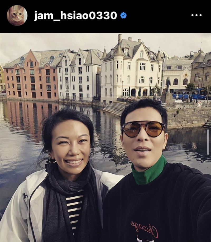 蕭敬騰頻放閃！私下超甜互動曝光　竟遭Summer打槍「別再拍了」