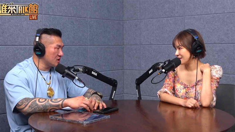 陳沂世紀破冰　突問：要不要跟我在一起？館長招架不住了