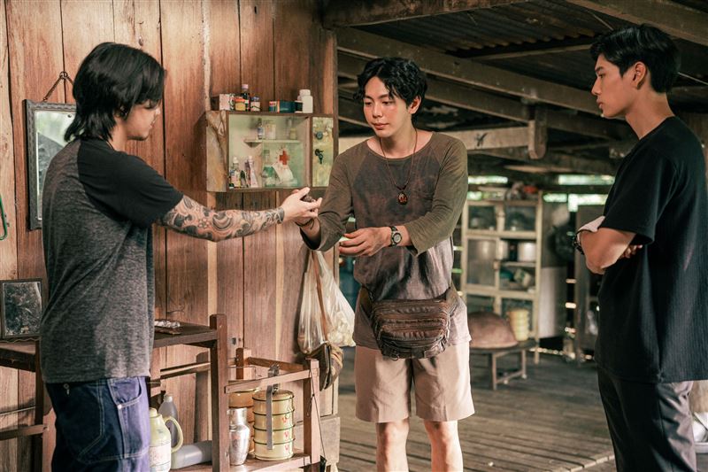 BL天菜玩餵食秀!全場尖叫「分不清是恐懼還是興奮」網讚:超另類