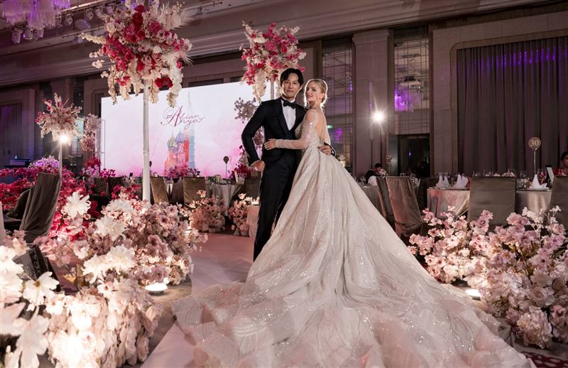 乃哥兒徐新洋大婚！公開妻Soa「絕美婚紗照」　俄羅斯親友來台陣仗曝