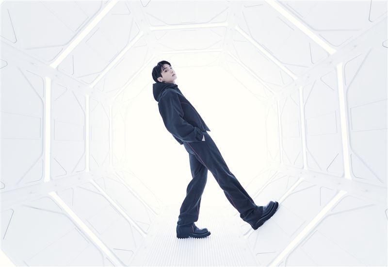 BTS柾國不到2個月再發新歌！「宣傳影片」引韓媒大讚：閃閃發光的存在