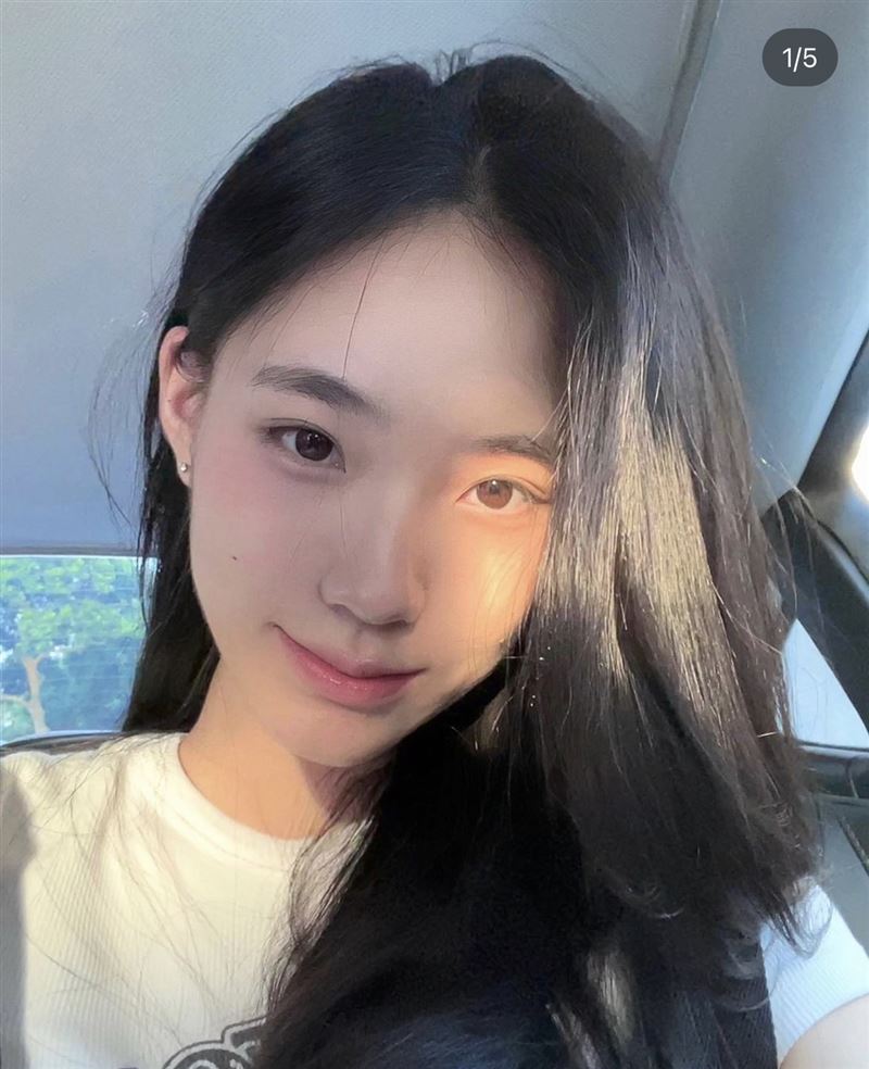 小S愛女激似女神張元英！Lily只穿運動內衣「驚人身材」被讚爆