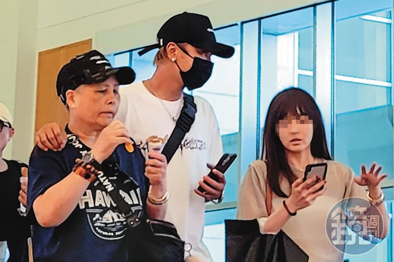 員工旅遊豪砸百萬！羅志祥「現身機場」被目擊　母子私下互動全曝光