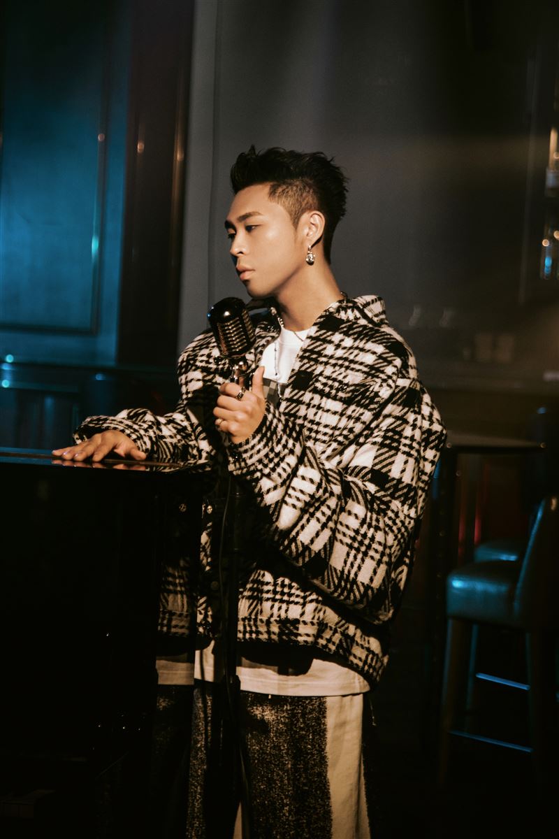 獨家／男歌手躁鬱症纏身！「嚴重時會嘔吐」認病況惡化　揭真實心聲