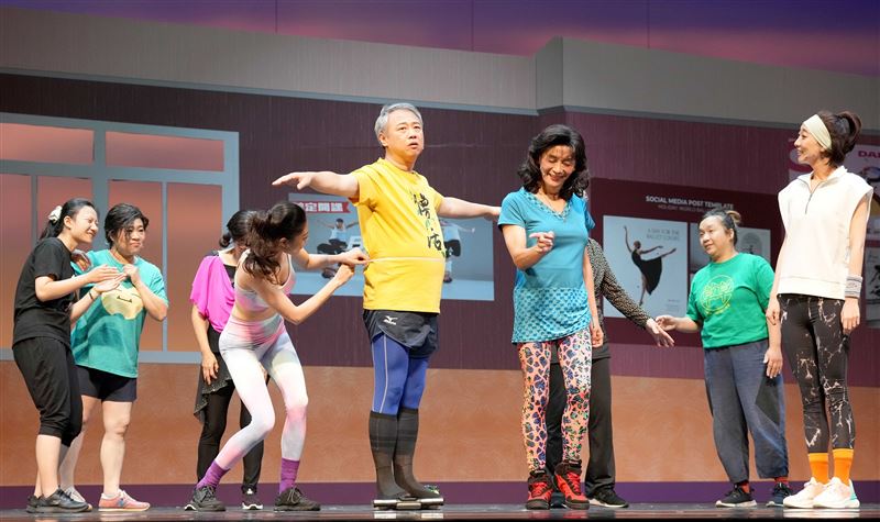 排演第一天就送急診!舞台劇超大咖巨頭「急性耳聾失聰」耳中風病況曝光