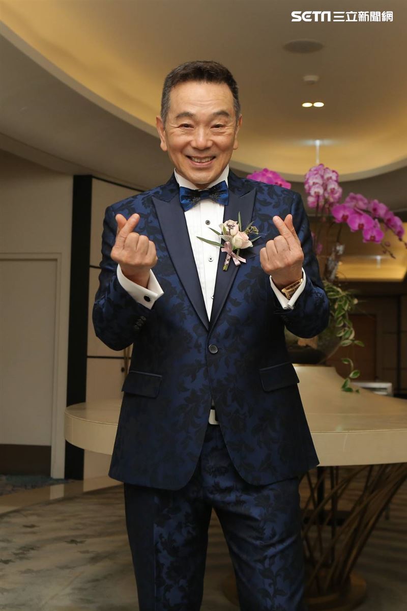 張晨光噴百萬嗨娶媳婦！陳美鳳、藍心湄超禮貌穿搭「組女團」壓軸登場