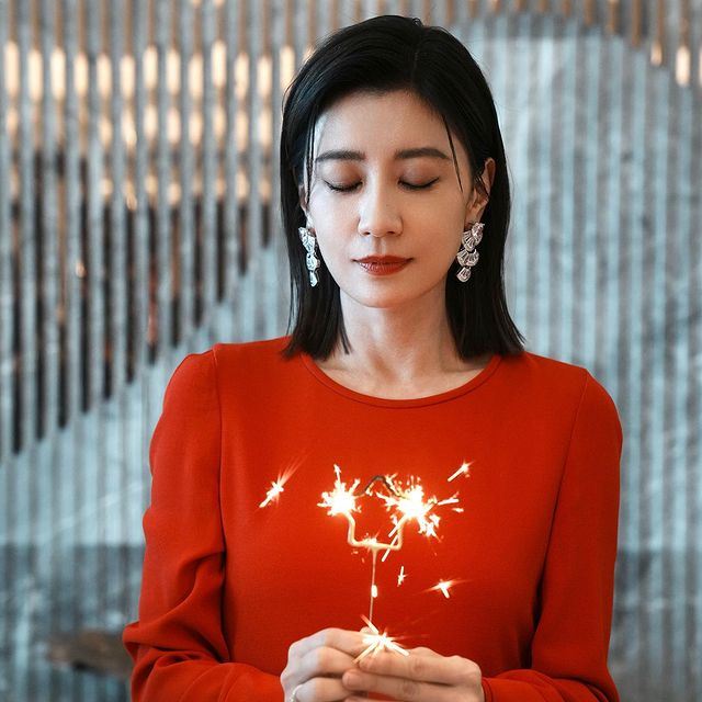 賈靜雯喜迎49歲！收「修杰楷人肉快遞」　不禁熱淚盈眶：很幸福